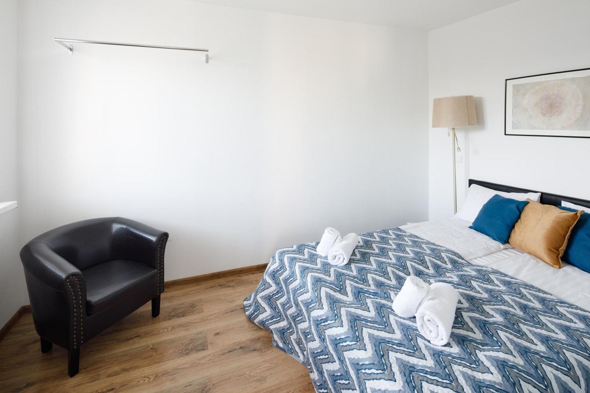 Brivibas Yard Apartment With Parking In City Center Riga Ngoại thất bức ảnh